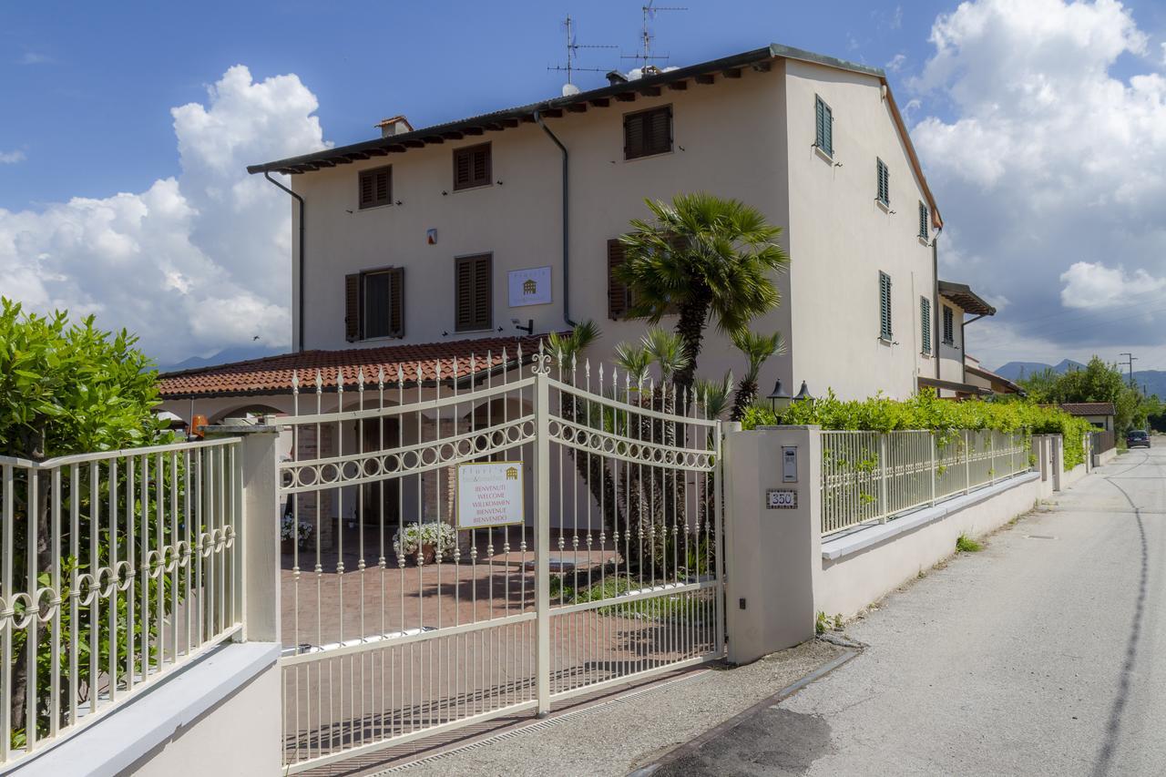 Flori'S Bed and Breakfast Βιαρέτζιο Εξωτερικό φωτογραφία